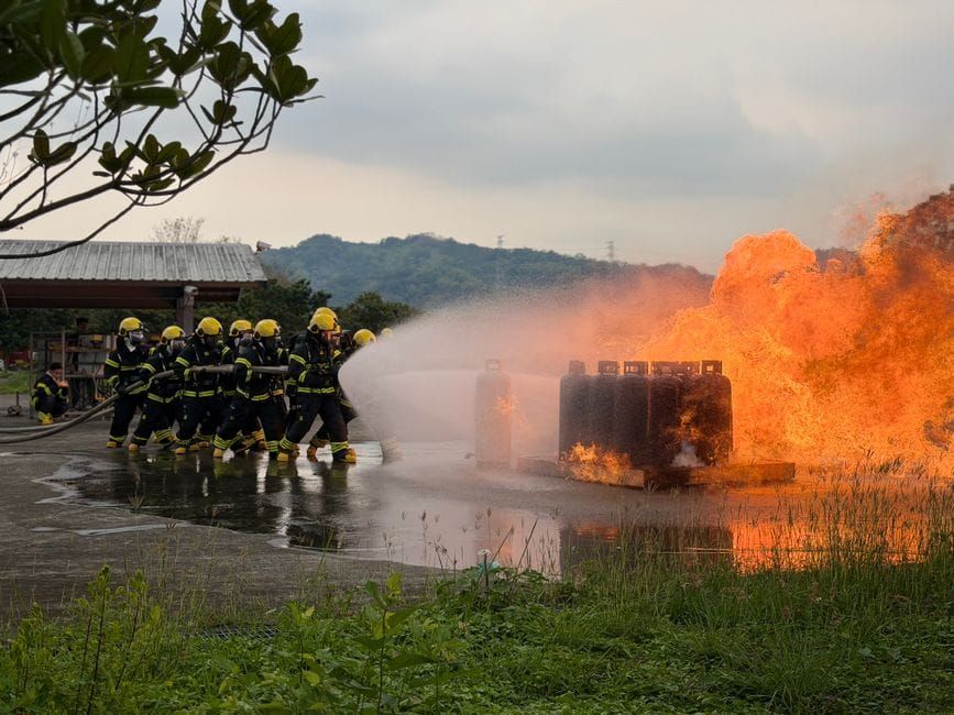Firefighter emergency response training for the DFS and ADFS track